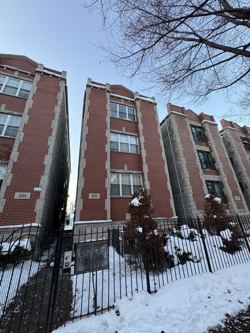 2315 W Harrison Street unit: 4