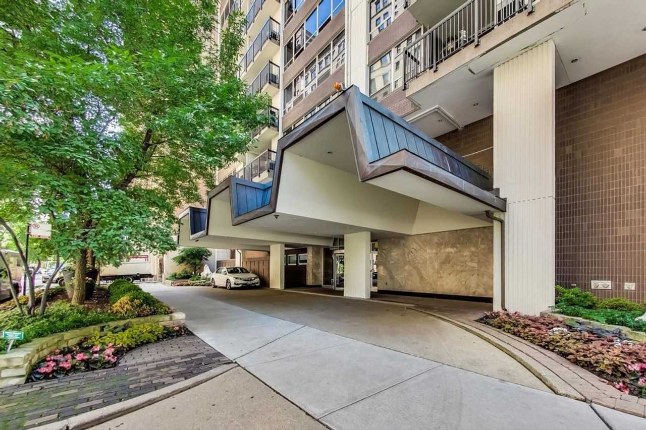 Charming 1BR Condo in Chicago