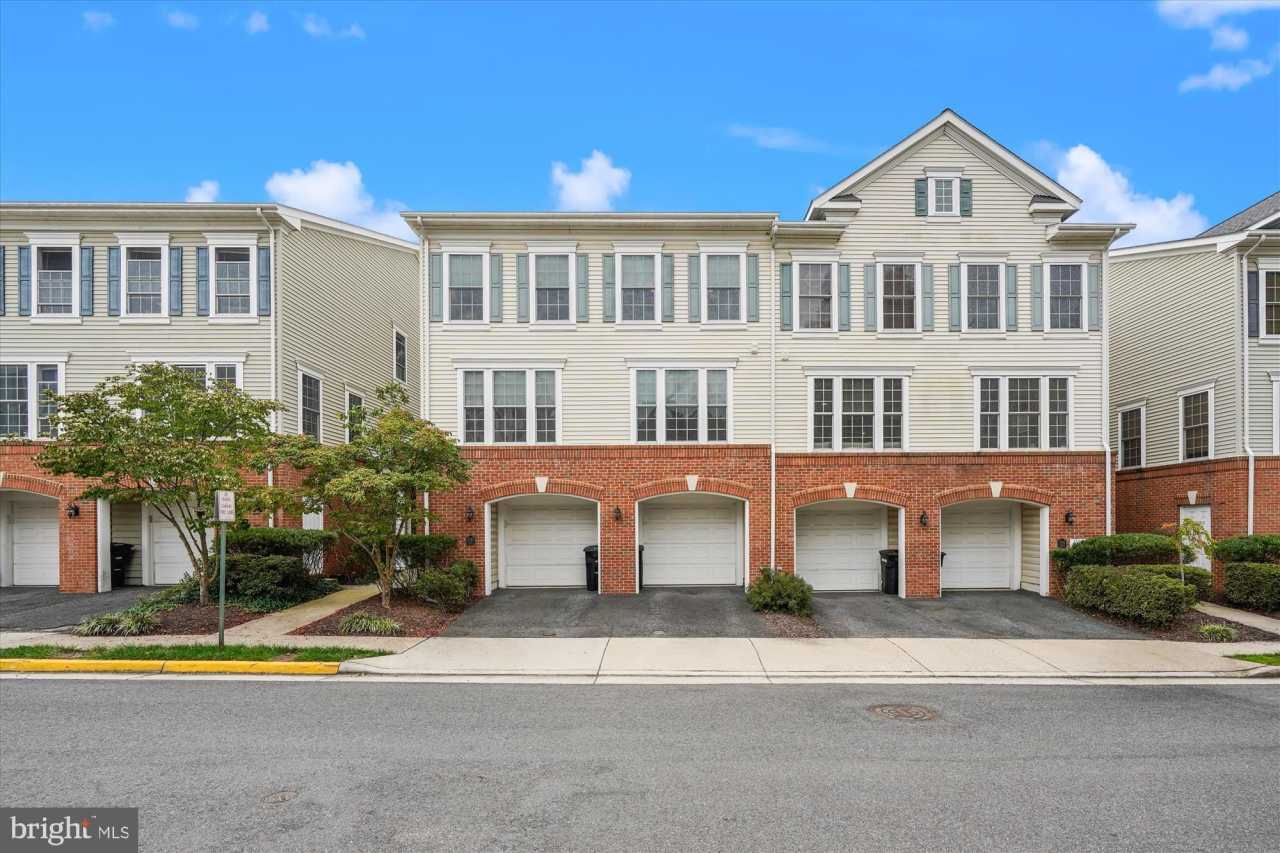 3549 HUNTLEY MANOR Lane