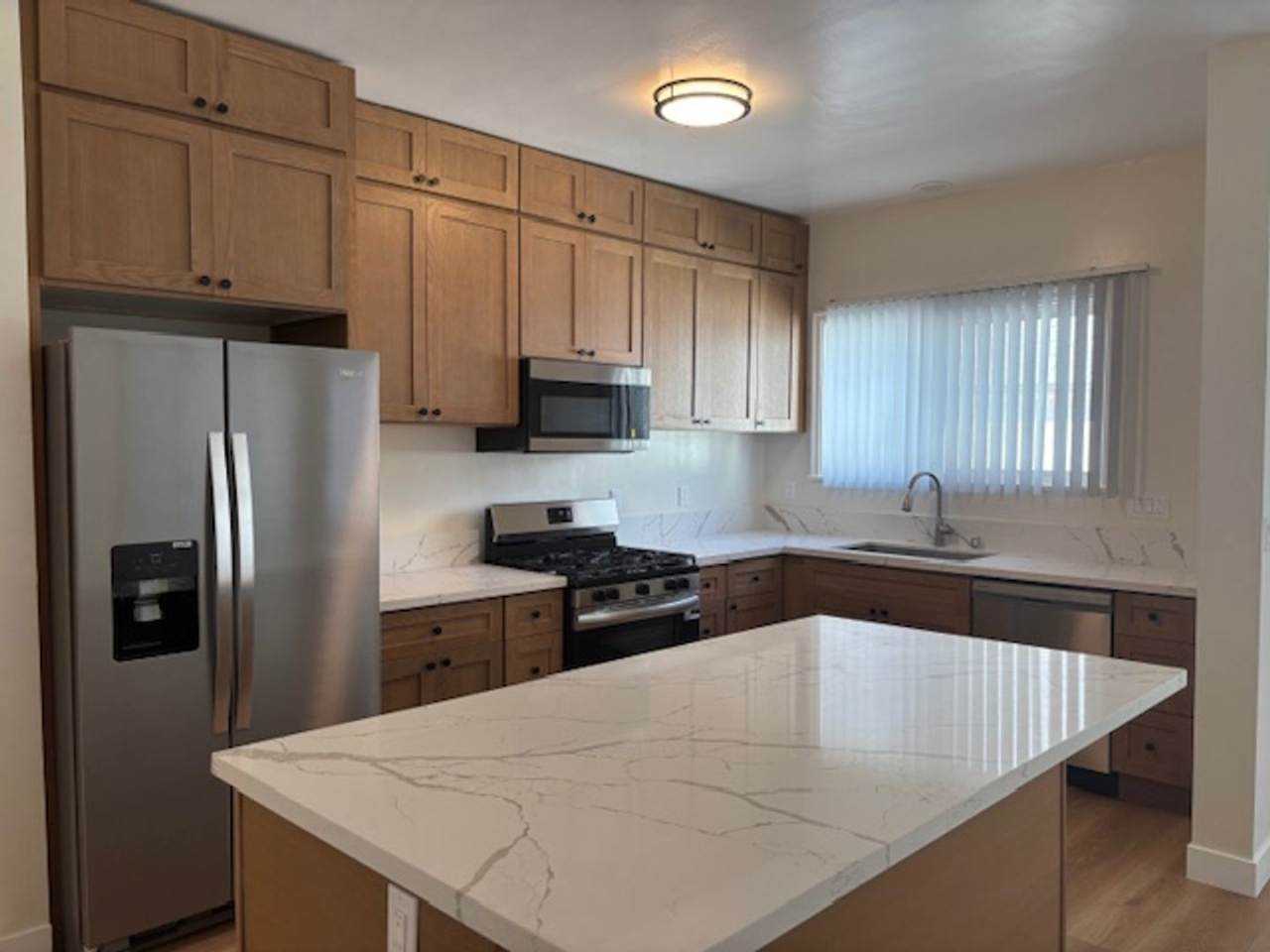 Beautiful spacious and bright apartment in the Pasadena Area