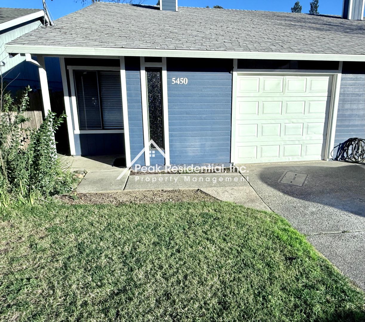 Spacious Fair Oaks 2bd/1ba Duplex with 1 Car Garage
