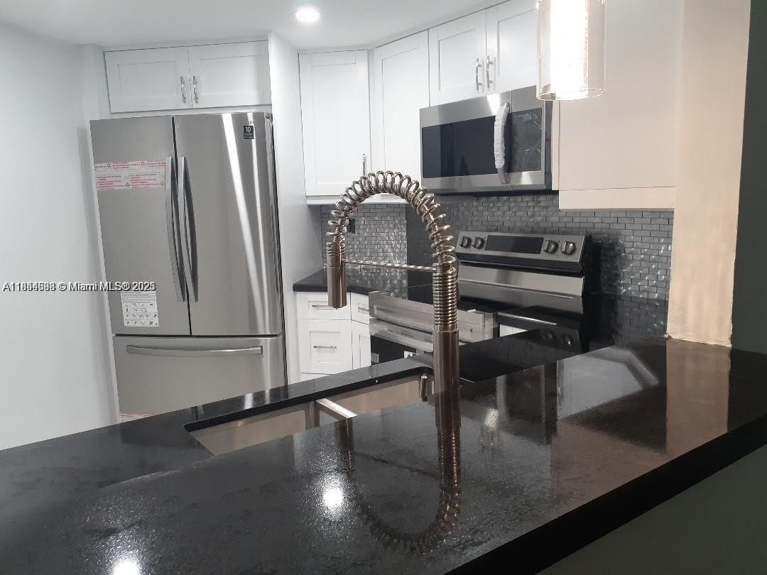 9421 Fontainebleau Blvd