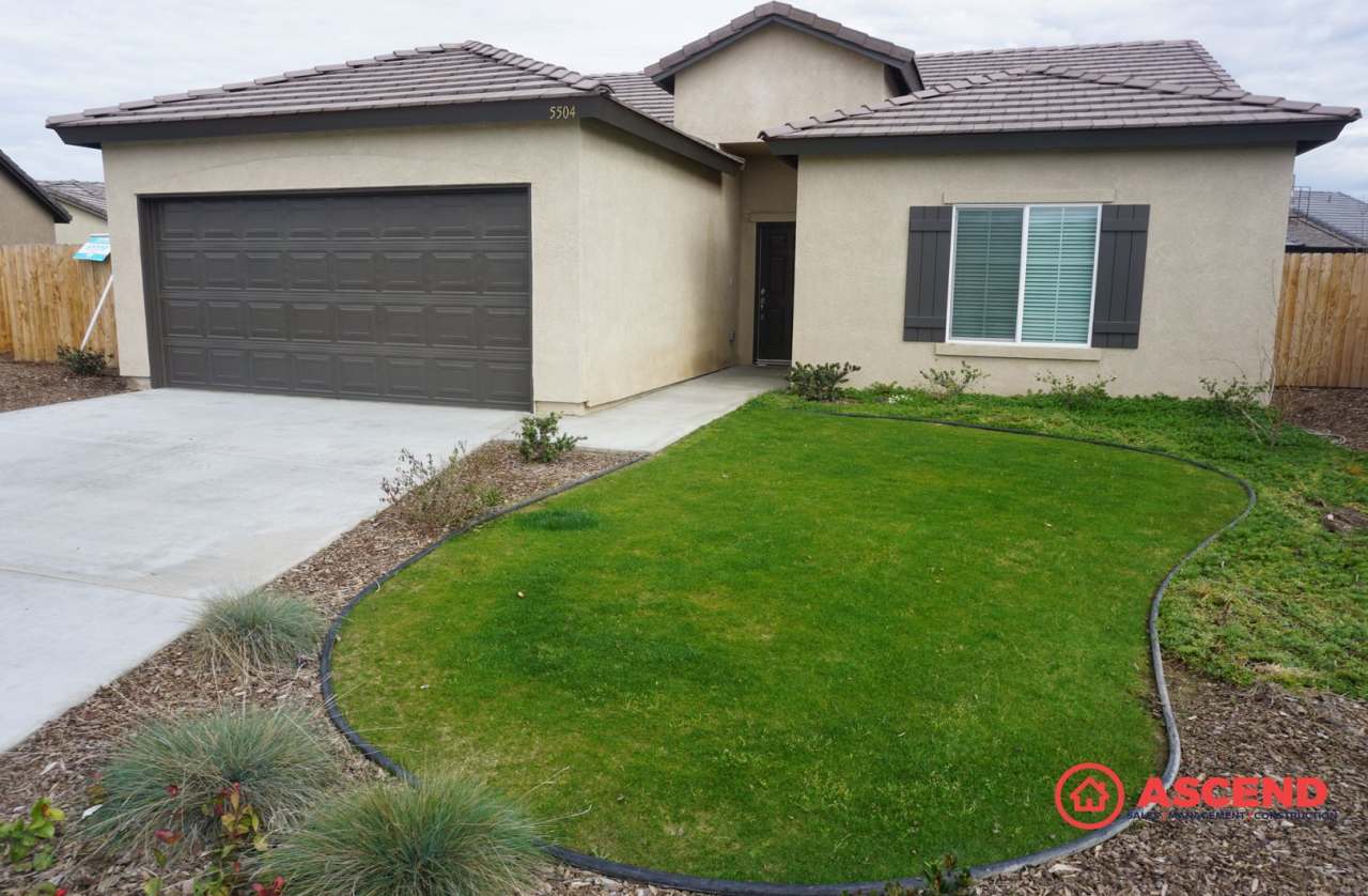 Cute Home in Southwest Bakersfield!