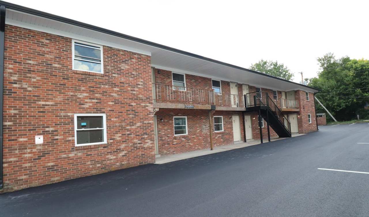 203 S 1st Street unit: 1B