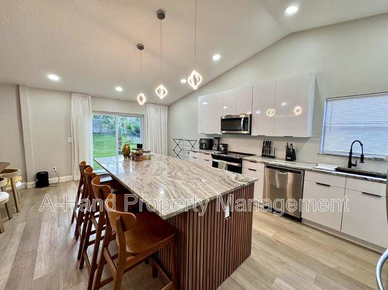 15912 Indian Wells Ct