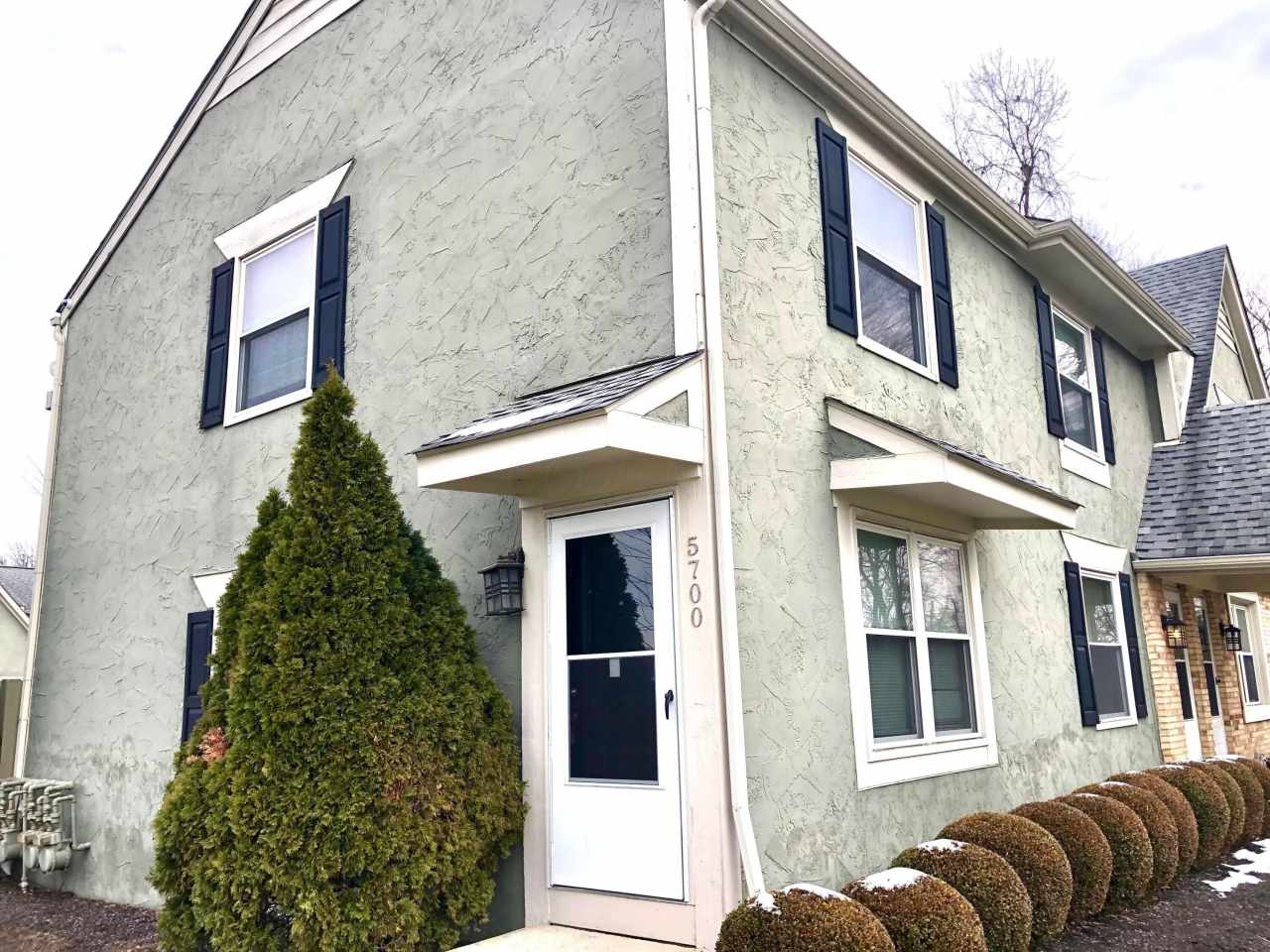 5700 Crossing Court unit: 4