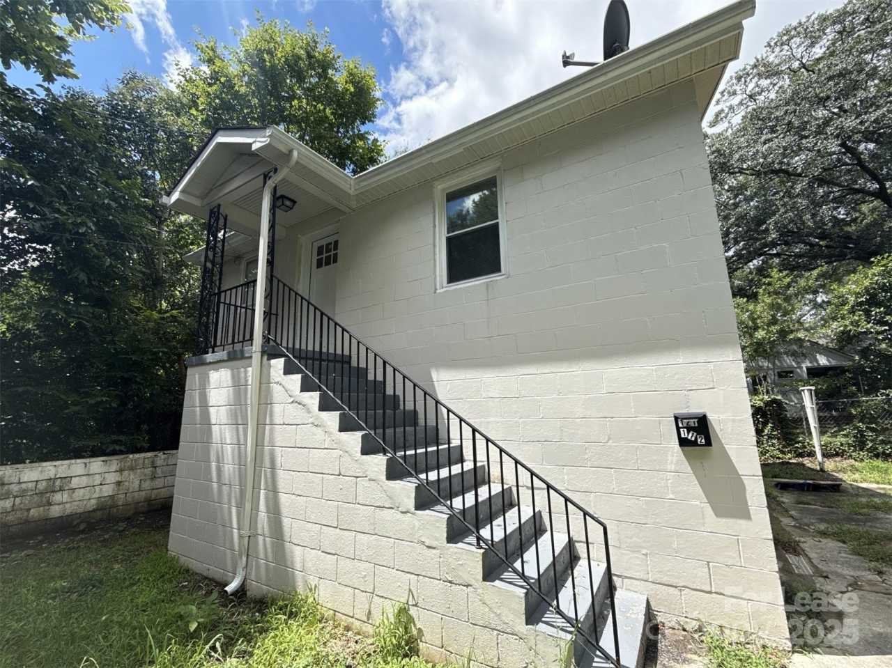 121 Patrick Street unit: 1/2