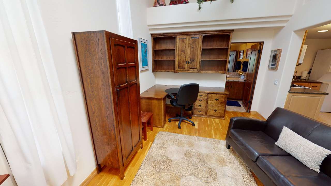 VACATION - 915 Alameda