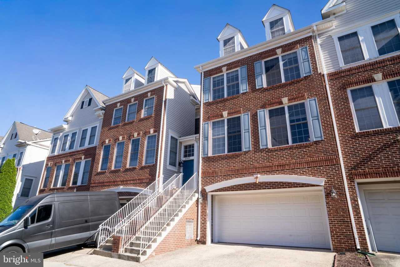 20868 ROCKINGHAM Terrace