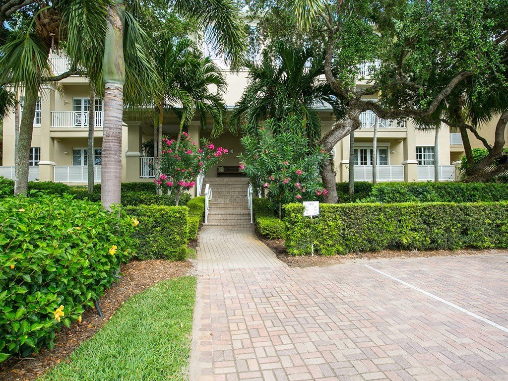 104 Island Plantation Terrace unit: 204