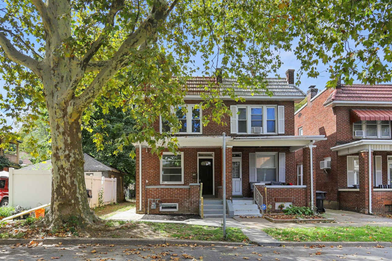 Charming 3 Bedroom 1.5 Bathroom Located in Uptown Harrisburg!