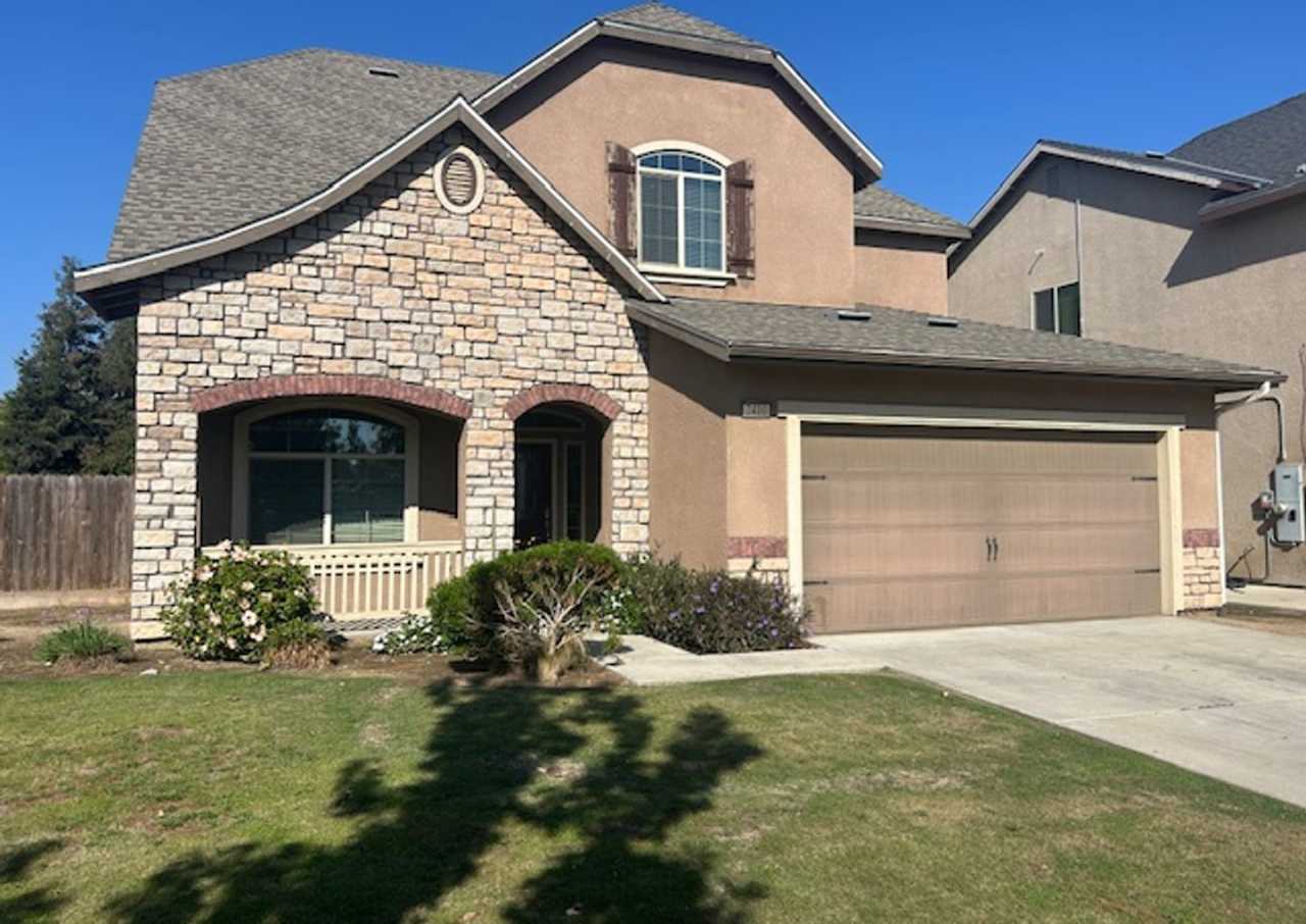 *Wait list full- Currently not accepting applications* 4 bedroom 2 bathroom in NW Visalia coming soon!!!