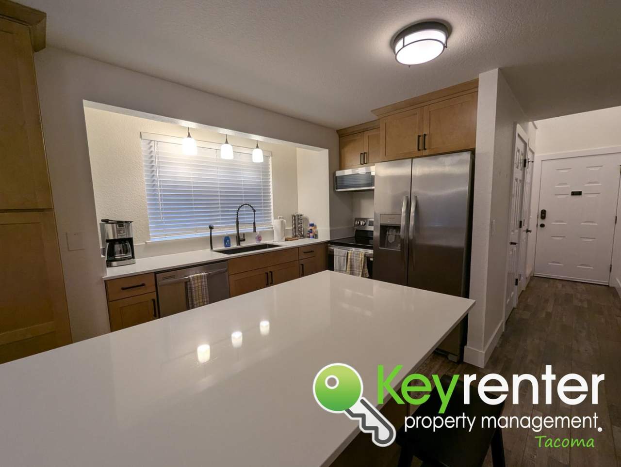 Modern 3 Bedroom, 2.5 Bathroom Fully Furnished Puyallup Duplex in Prime Location