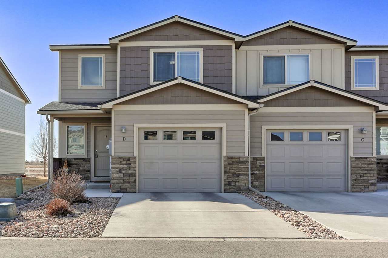 3 Bedroom 2 1/2 Bath Townhome in Wellington