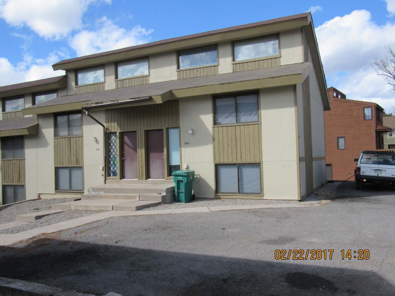 747 Elder Ct - Yoder