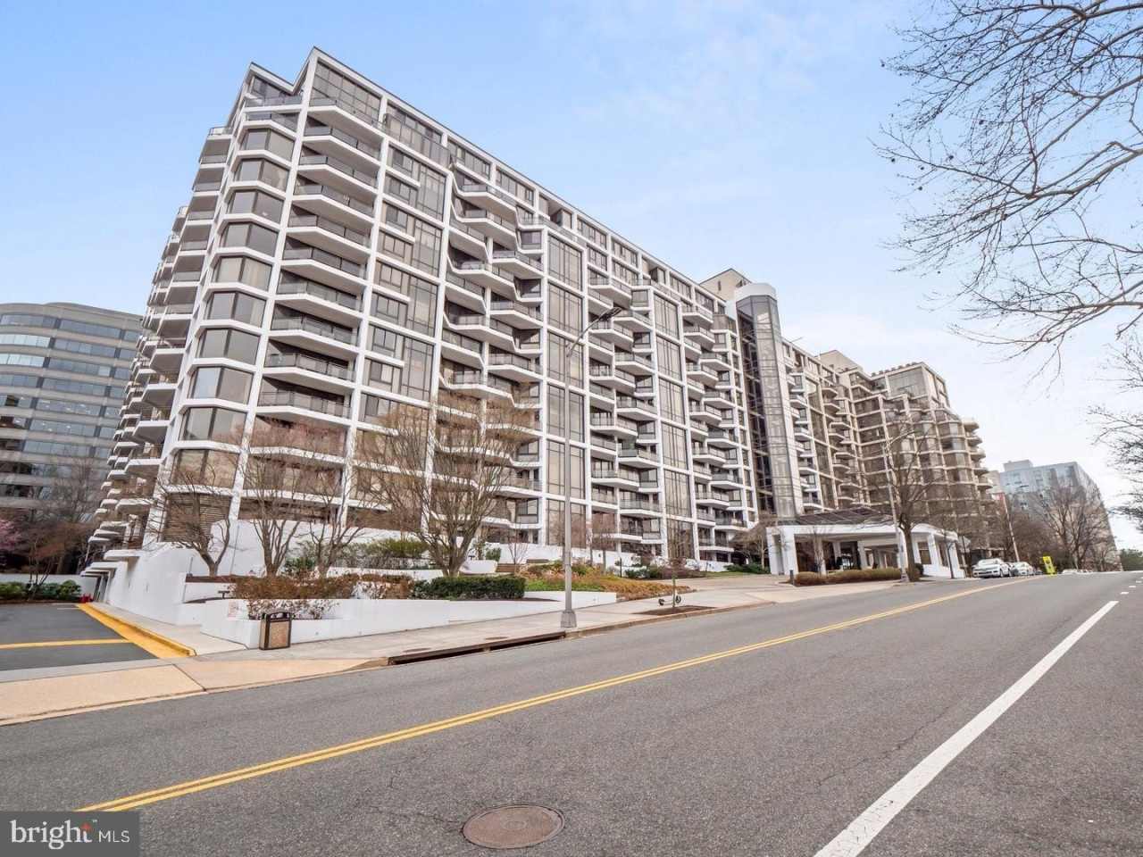 1530 KEY Boulevard unit: 201