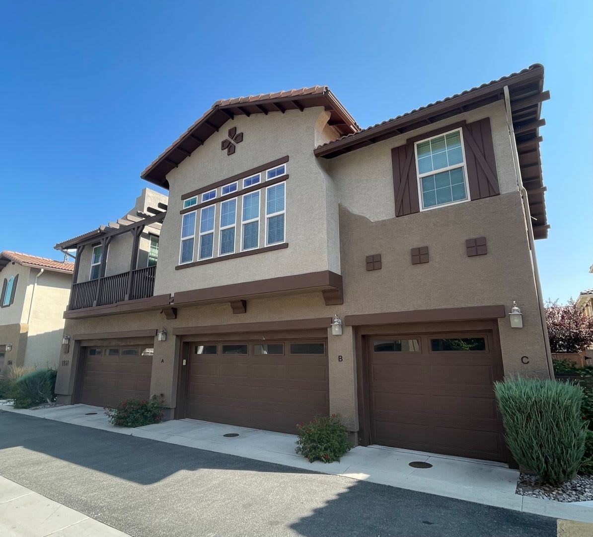 Move-In Ready Damonte Ranch Townhome