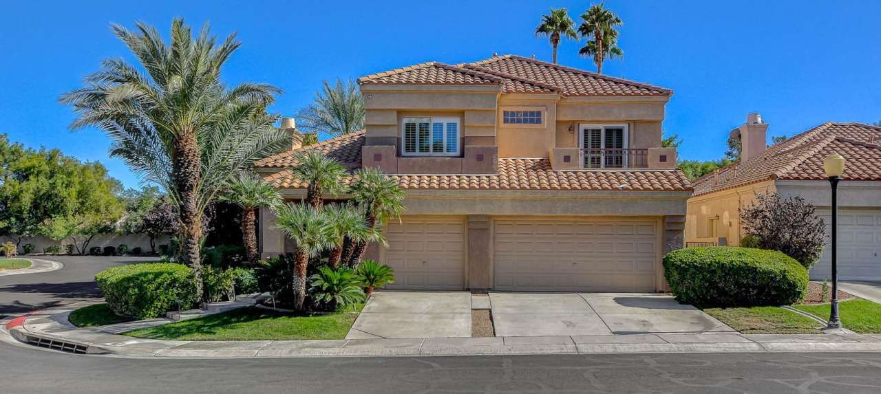 FANTASTIC HOME LOCATED IN LEGACY HIGHLANDS- THE HEART OF GREEN VALLEY GUARDED-GOLF COURSE COMMUNITY!!!