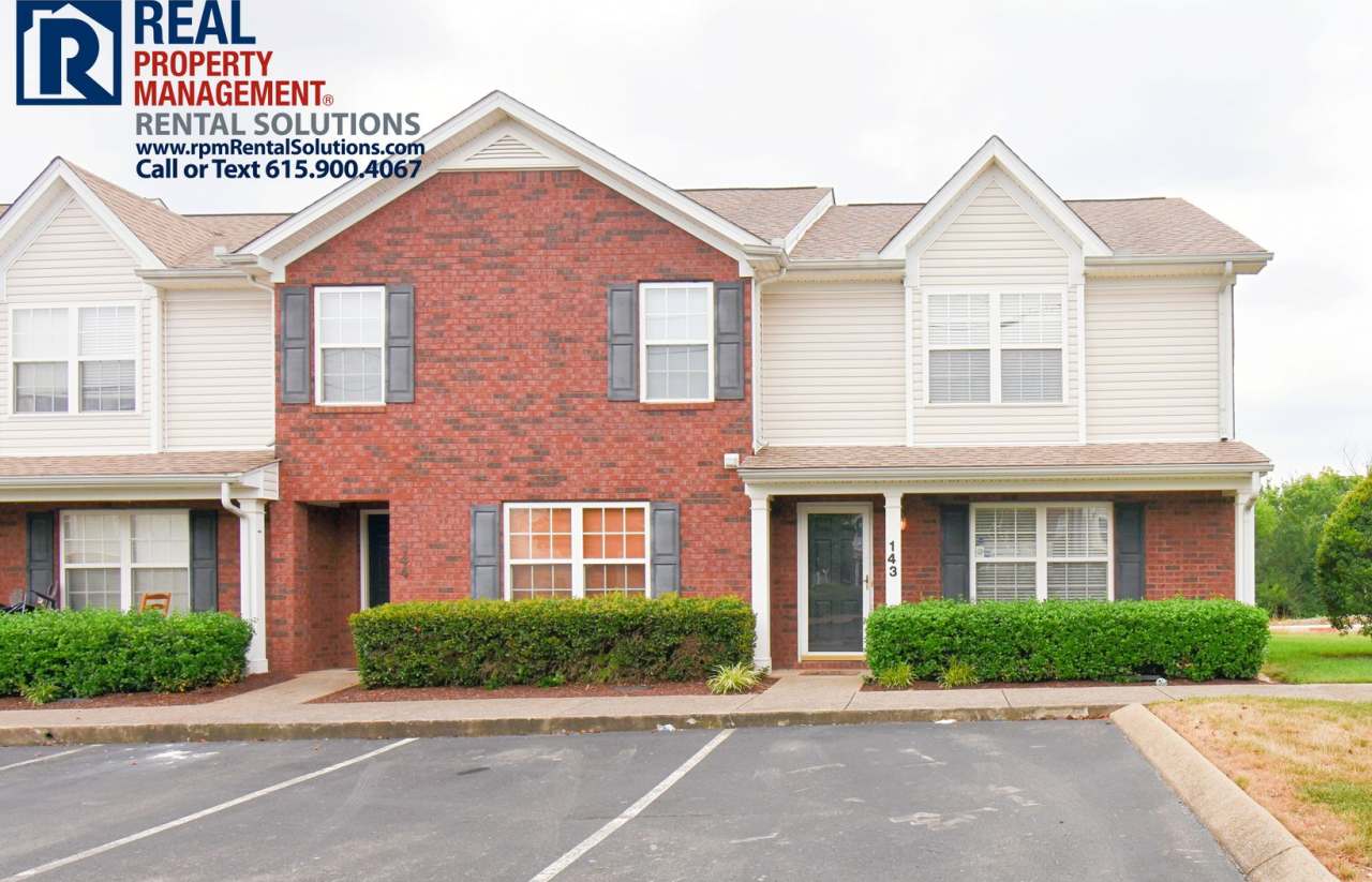 Great 2BD suite end unit townhome, lawncare  garbage included!