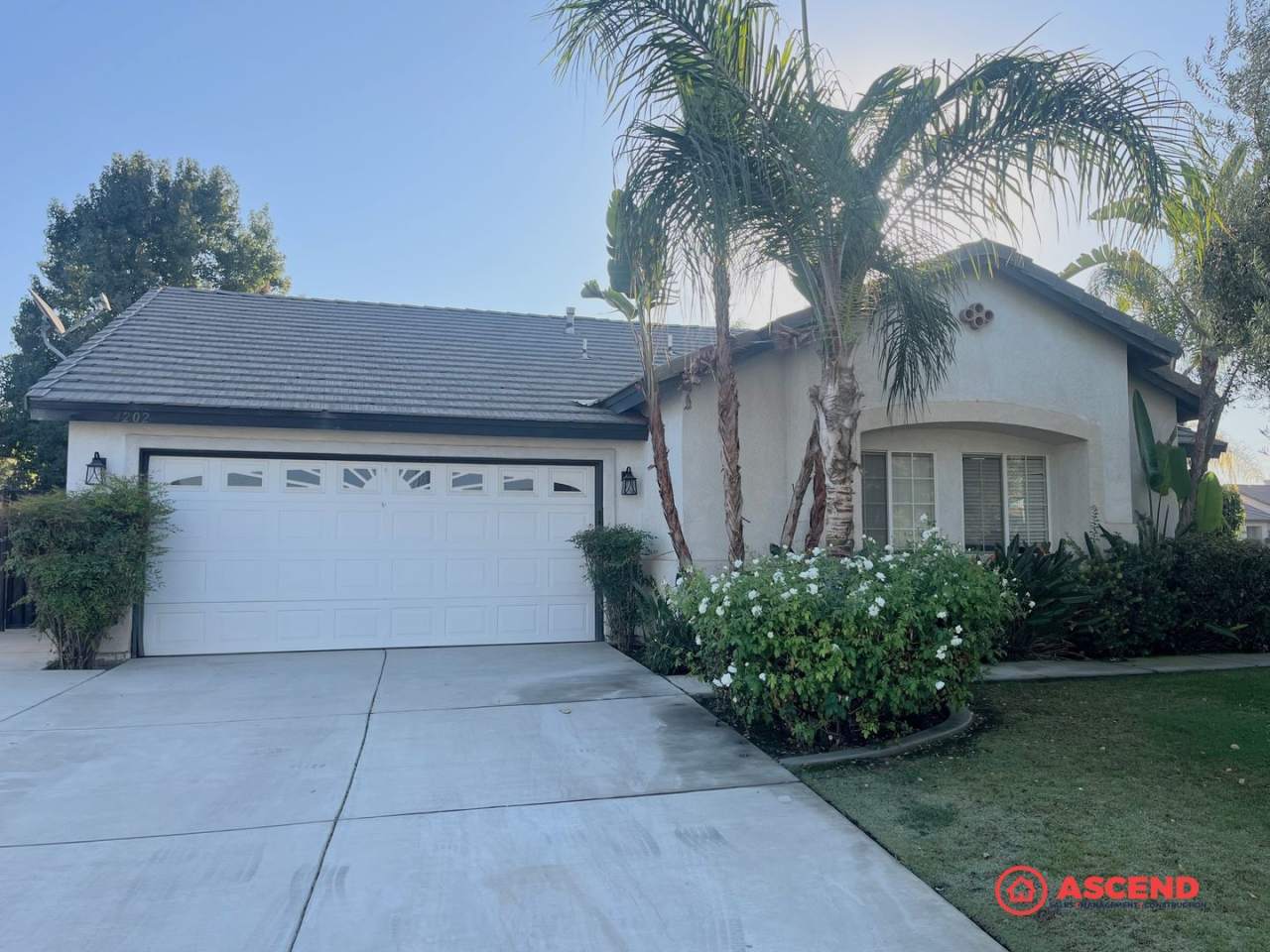 Stunning 4 Bedroom Home In Rosedale!