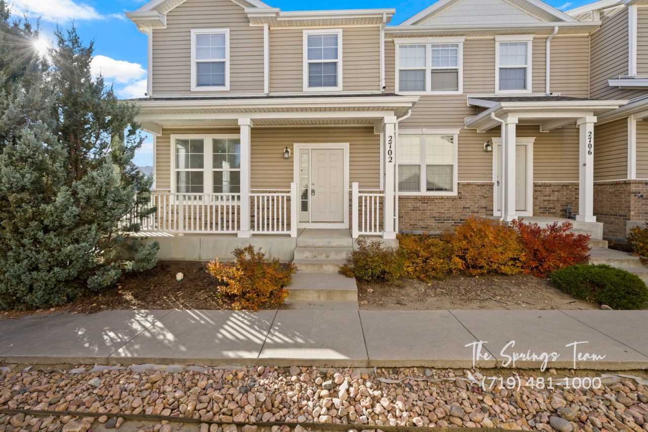 SPACIOUS 3BD/2.5BA TOWNHOME at THE BLUFFS AT SPRING CREEK with A/C - Security Deposit Waiver Available