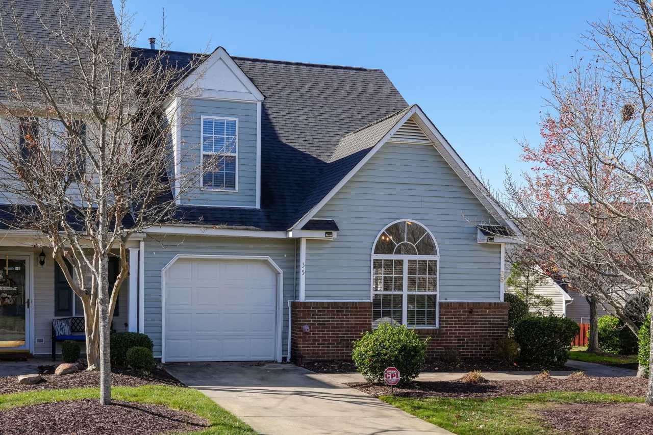 35 Cambridge Oak Circle