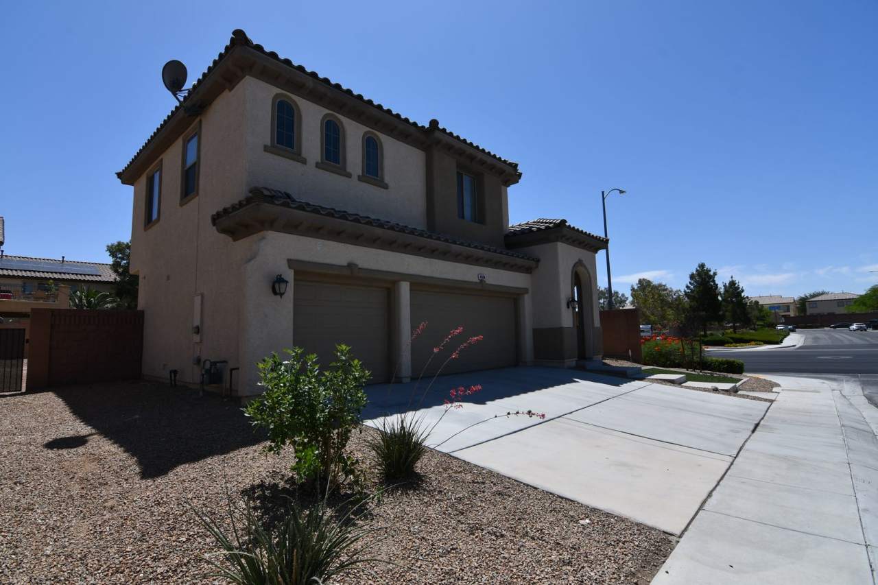 4004 Daydream Bend St