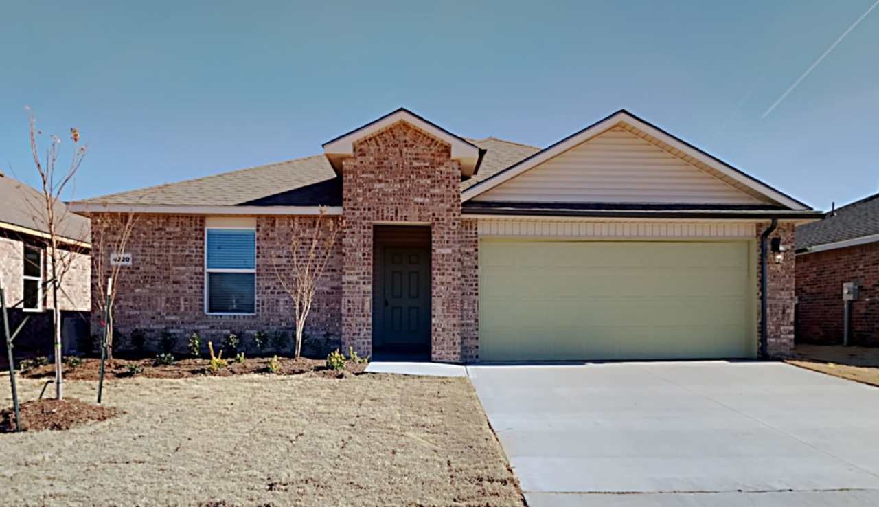 Spacious 4 Bedroom 2 Bath Home in Mustang Schools