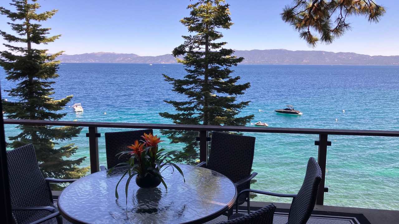 Furnished Lakefront home with amazing Lakeviews