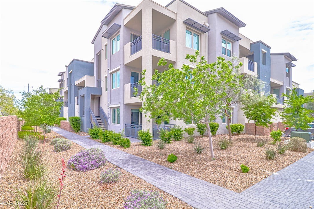 11290 Hidden Peak Avenue