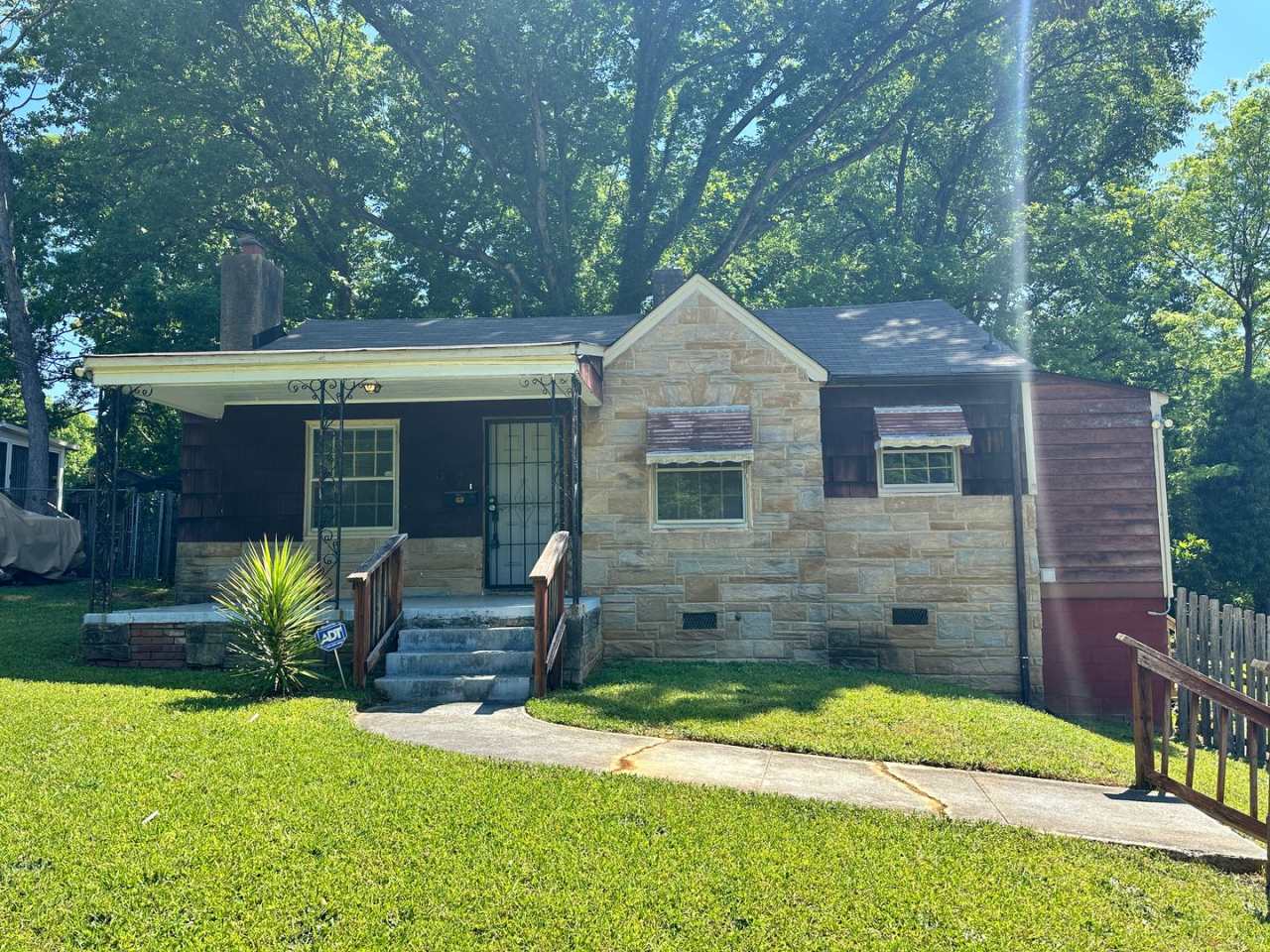 Charming Two Bedroom House in Enderly Park!