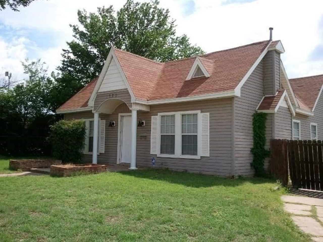 Great 2 bedroom 2 bath home