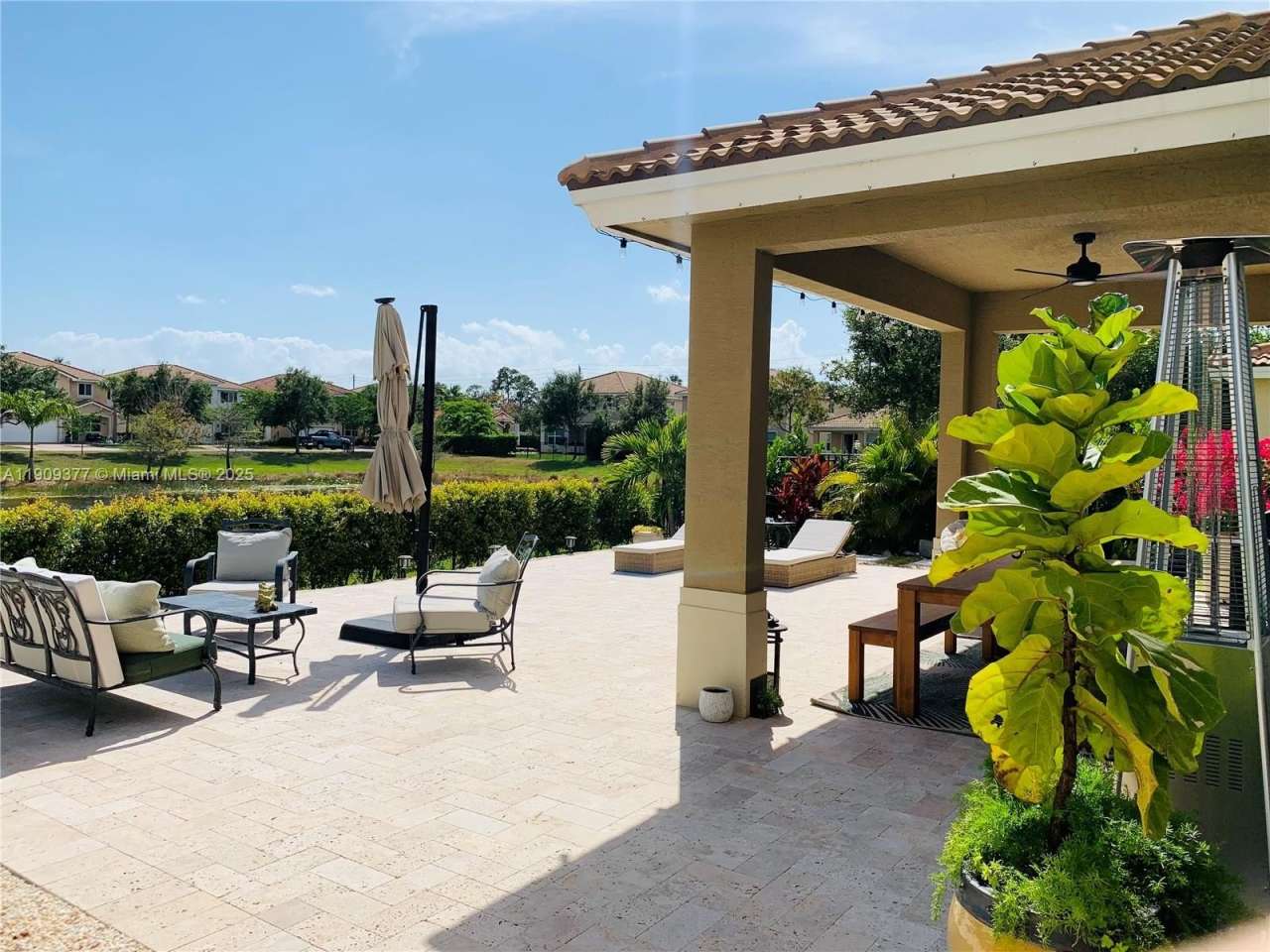 4812 Foxtail Palm Ct