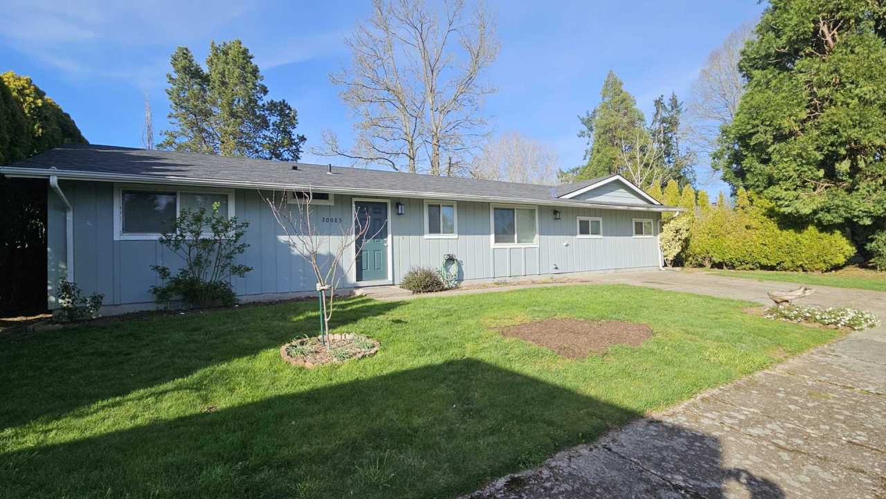 Newly remodeled 1488 sq ft, 3 bedroom, 1 bath ranch style house with fenced in back yard