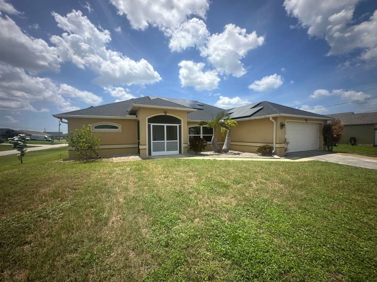 4 Bedroom plus Den - 2 Bathrooms - 2 Car Garage- Screen Lanai - Corner NW Cape Coral Home