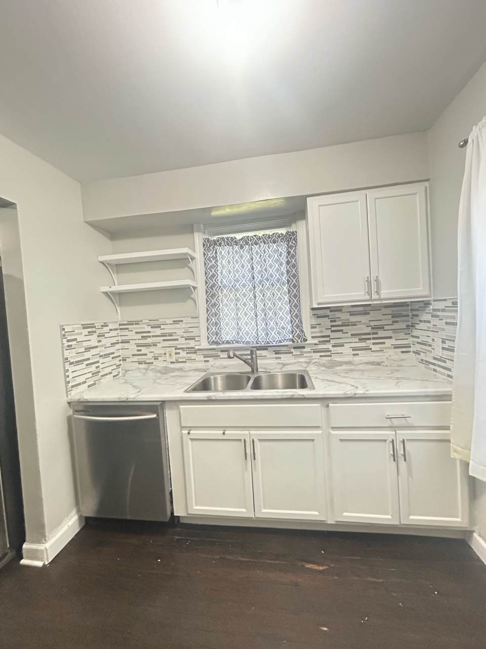 8825 South Kenwood Avenue