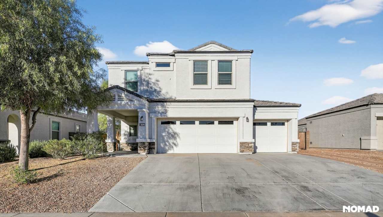 Spacious 4BR House in Buckeye