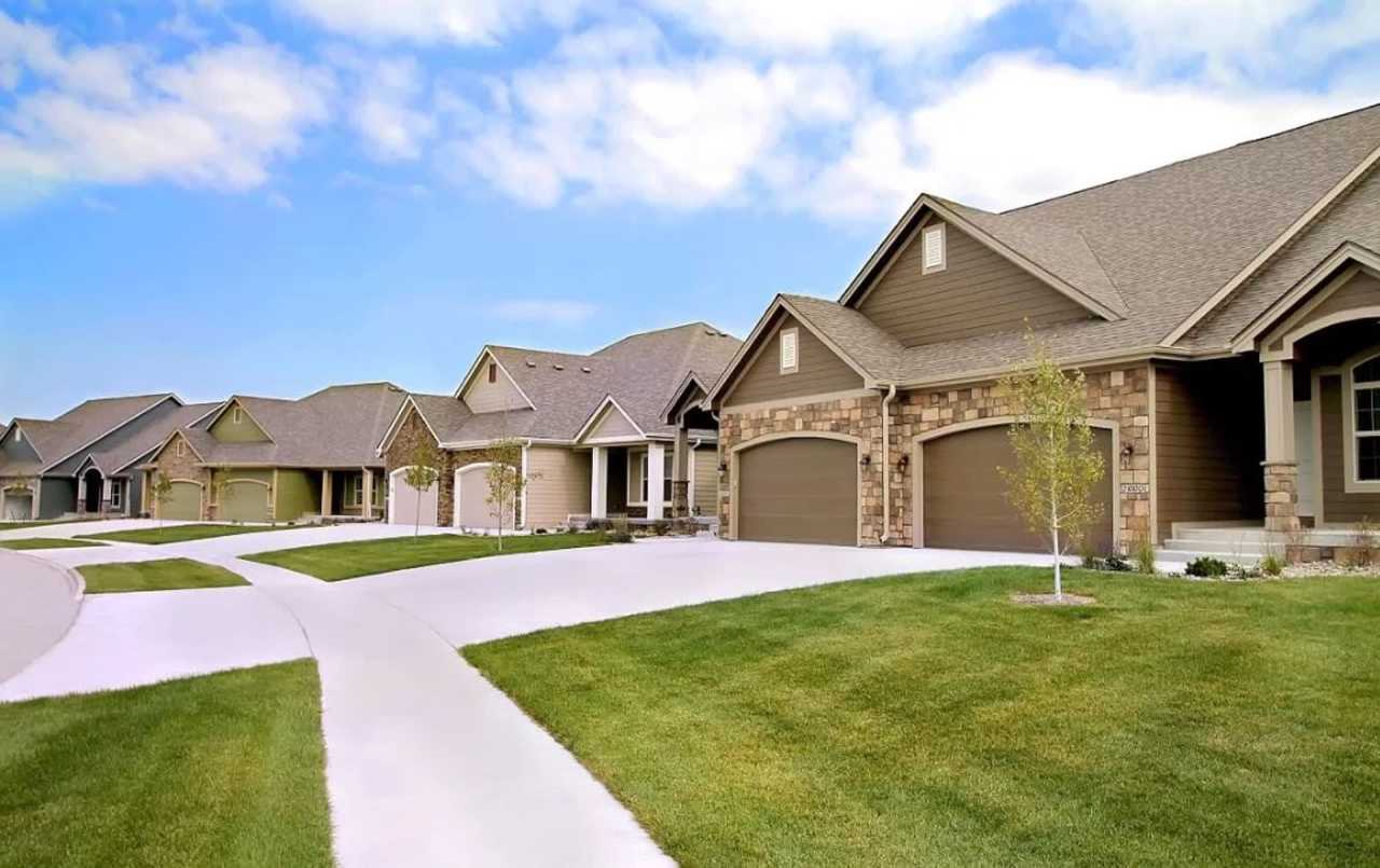 Centennial Pointe West