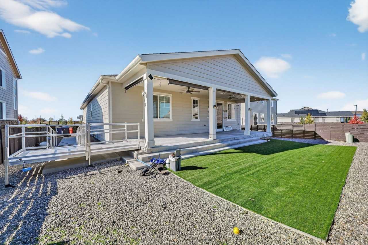 Spacious 5BR/3B House in Aurora