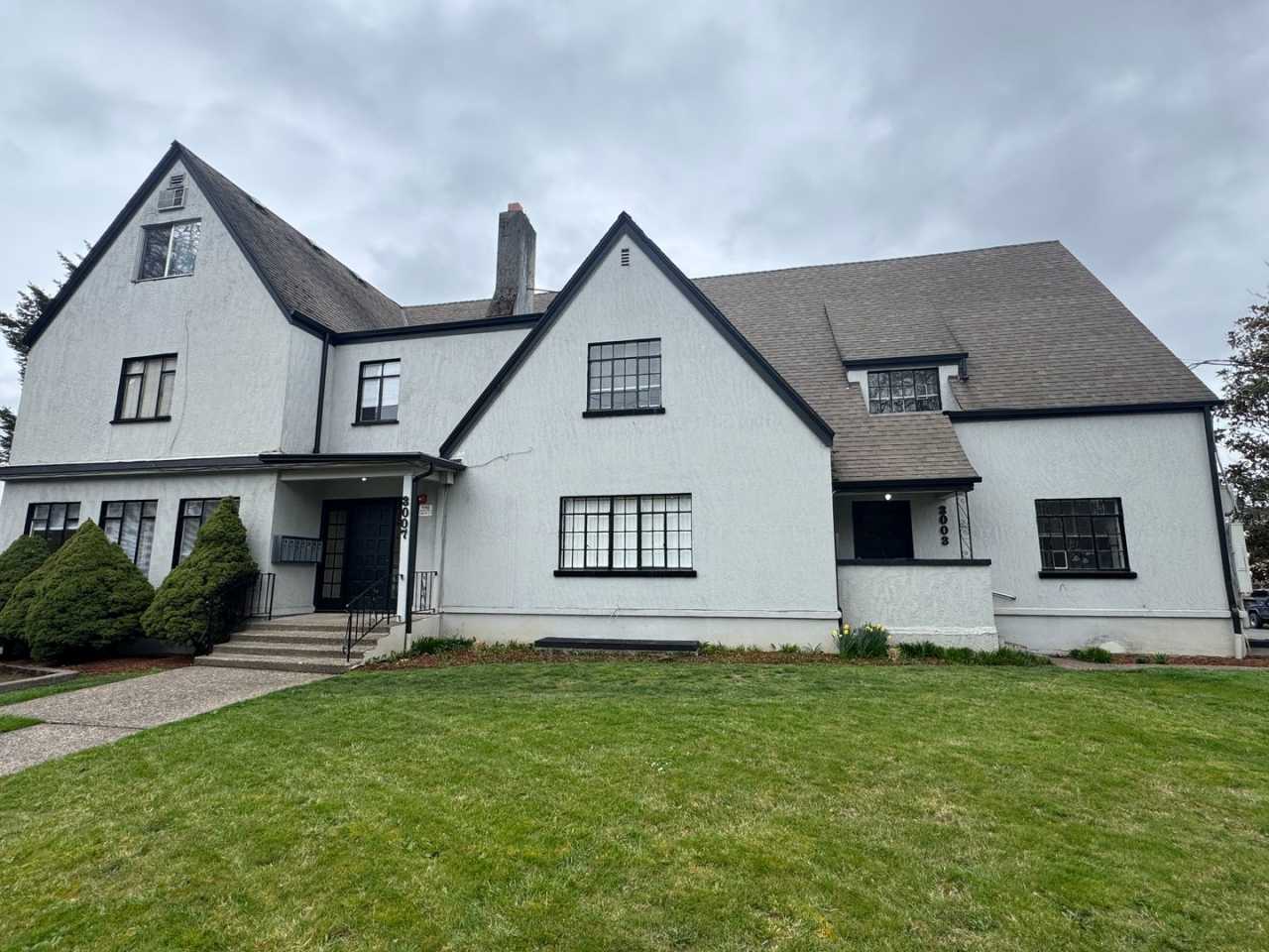 (949) Harrison Street Plex - 1 Bed / 1 Bathroom