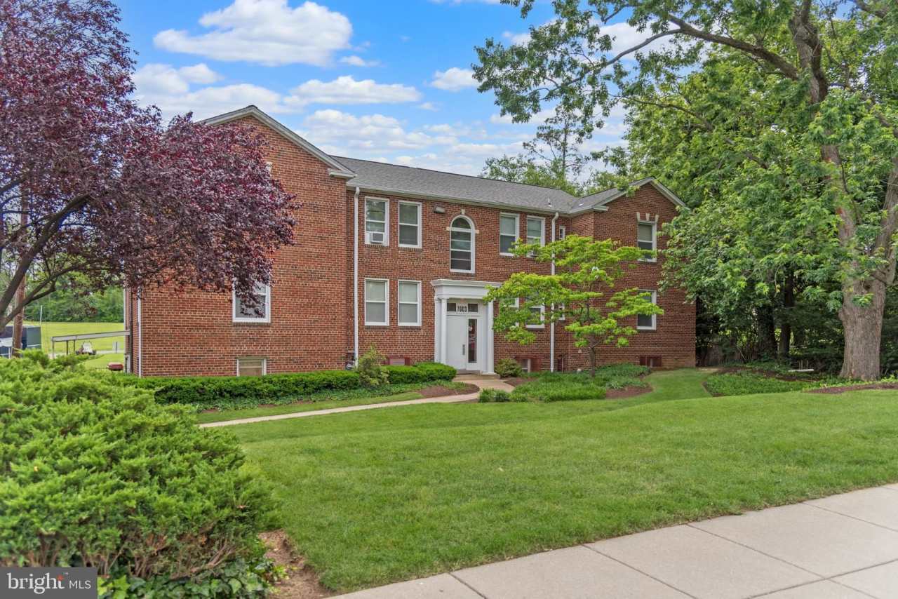 7607 EASTERN Avenue unit: 202