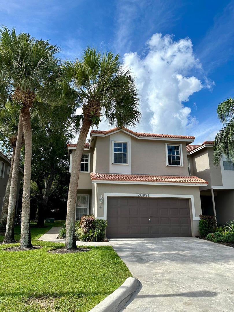 20971 VIA AZALEA APT 4 BOCA RATON, FL 33428