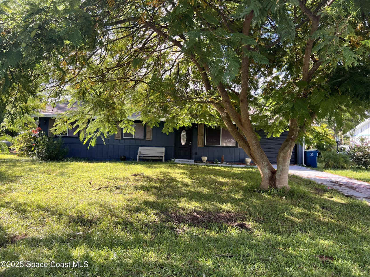 810 Vantage Street SE