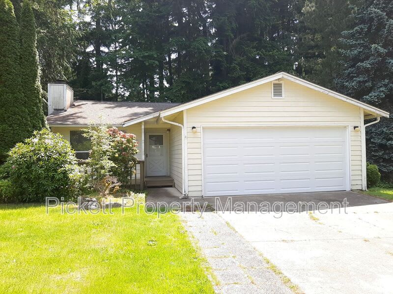 1504 NW Lakehill Cir.