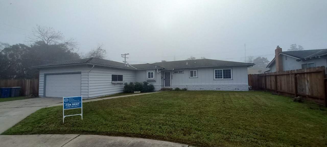 Updated 3 Bedroom Home in North Merced – Cul de Sac Location  Large Lot