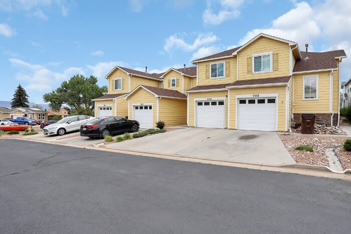 5322 Canadian Rose View