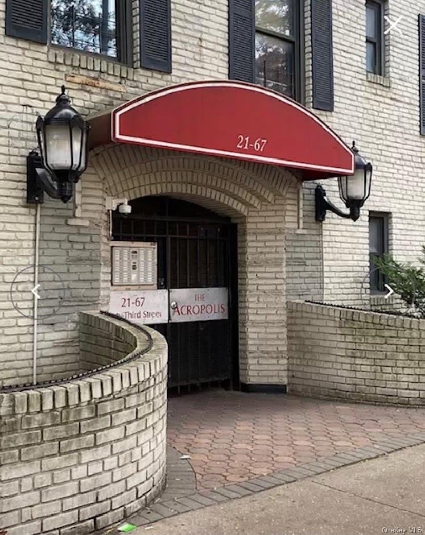 21-67 33 Street unit: 4G