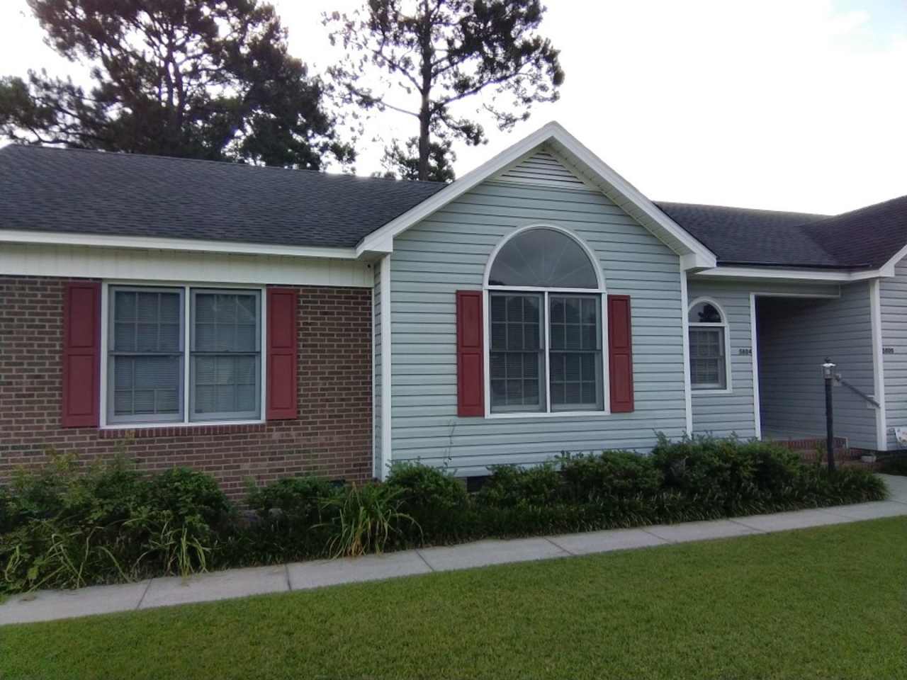 Duplex in Hope Mills!