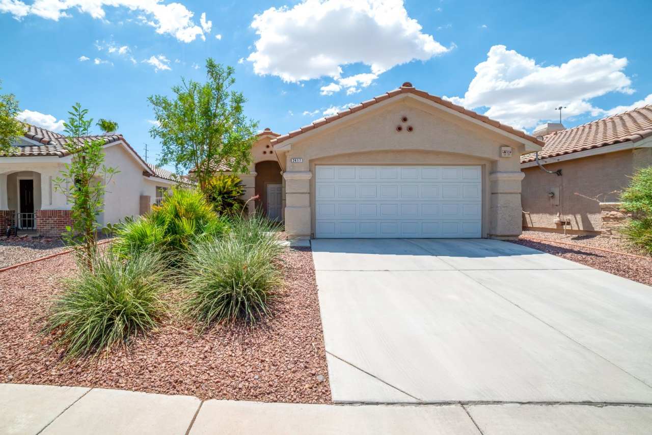 BEAUTIFUL SINGLE STORY HOUSE WITH 3 BEDROOMS IN HENDERSON