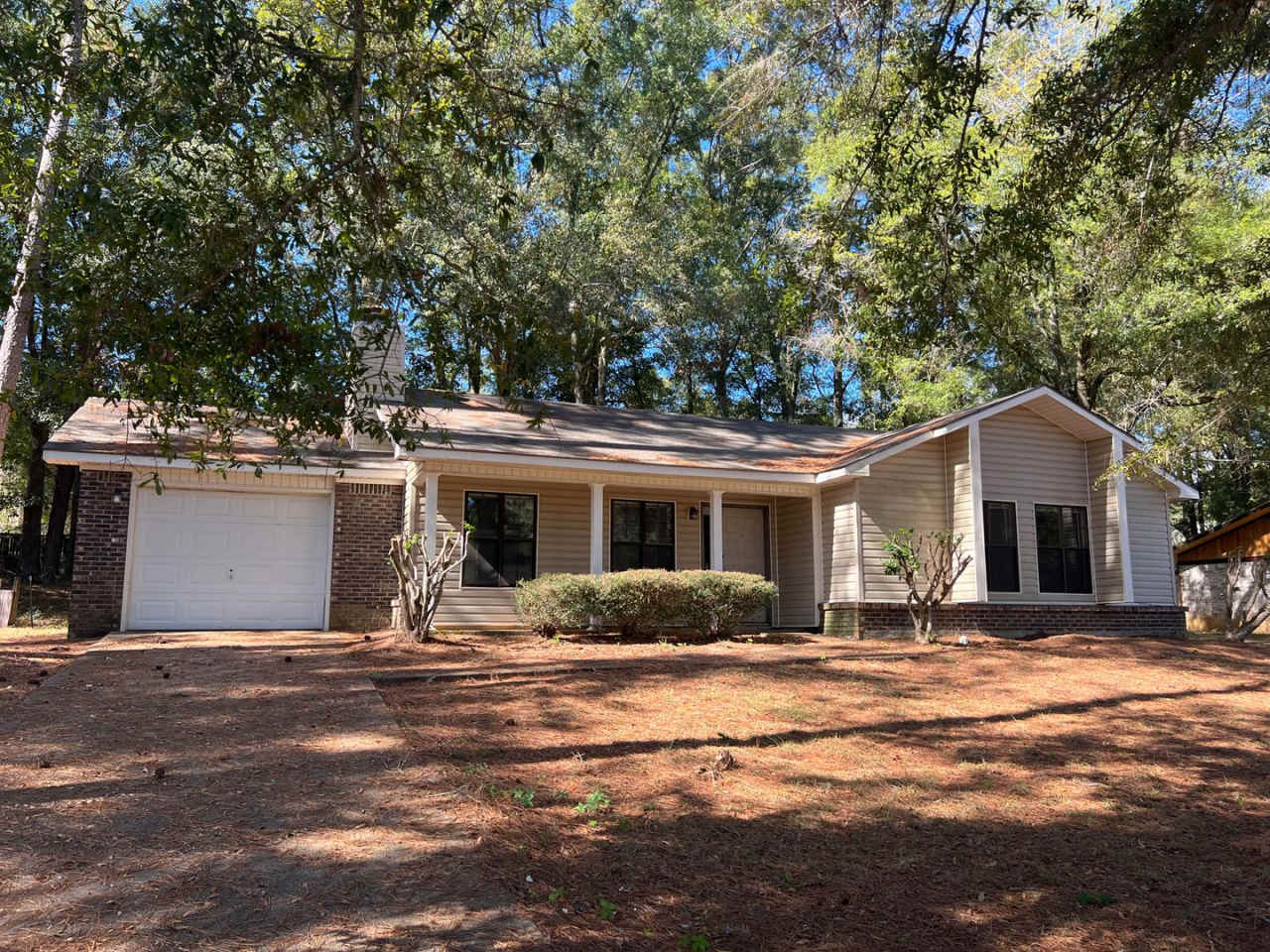 Available NOW - 303 Ridgeway Drive-1/2 off First Month Rent